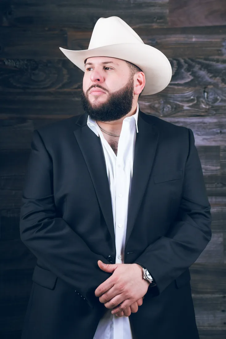 El Fantasma — Regional Mexicano